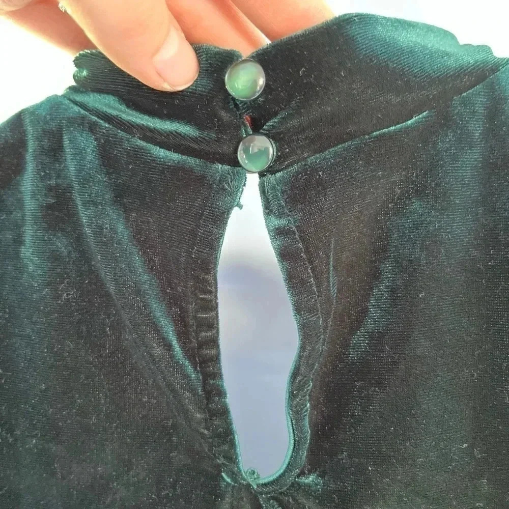 Streetwear Society/ 🌳 Forest green  velvet choker t-shirt/ Size US M - Picture 4 of 12